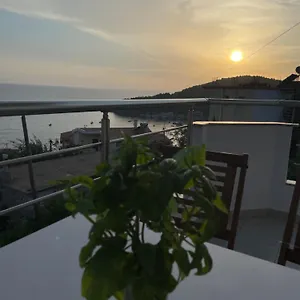 Tasos Himare